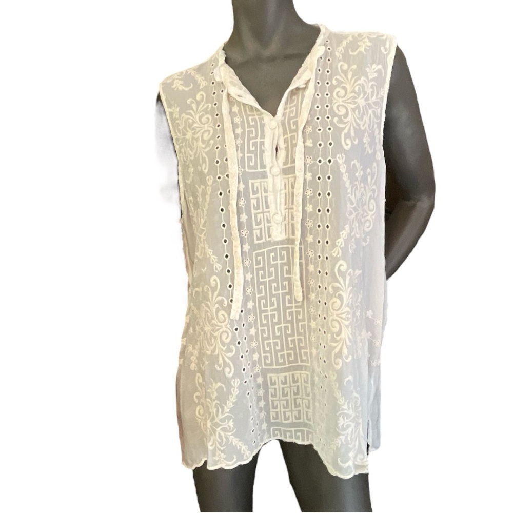 NWT Johnny Was Sleeveless Embroidered Blouse